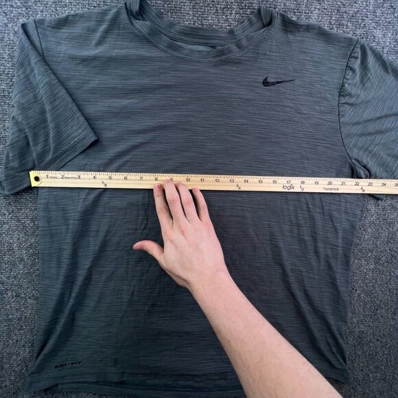 Nike Dri-Fit T Shirt Gray XL Men’s Adult Short Sleeve Polyester w Swoosh Logo - Picture 3 of 8